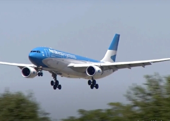 La vacuna rusa ya está en el país y llegará a Santa Fe este lunes