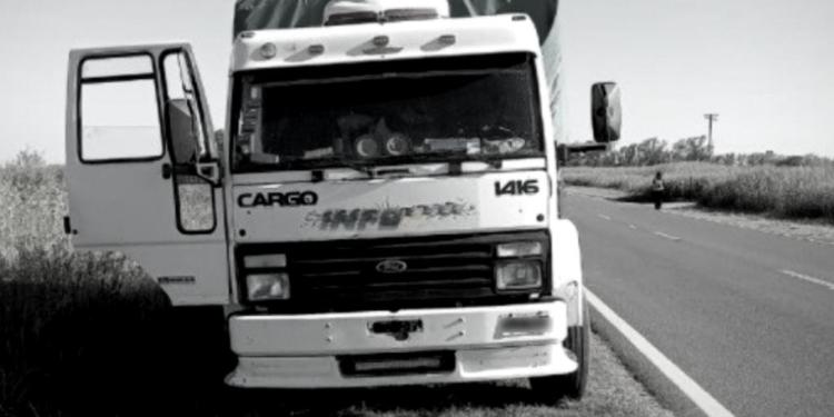 Murió el hombre que cayó de un camión entre Monje y Barrancas