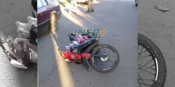 San Genaro: motociclista chocó a un inspector al evadir un control