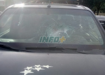 Gresca navideña en Andino: dos policías heridos y un móvil destrozado