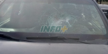 Gresca navideña en Andino: dos policías heridos y un móvil destrozado