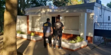 Díaz: allanaron la casa de un policía por una causa de drogas