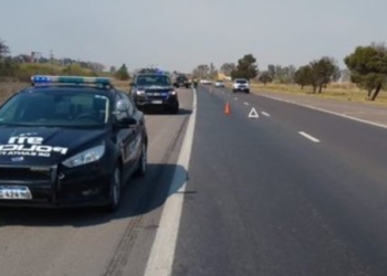 Motochorros a los tiros robaron una moto en plena autopista