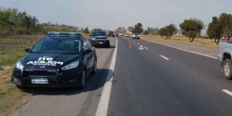 Motochorros a los tiros robaron una moto en plena autopista