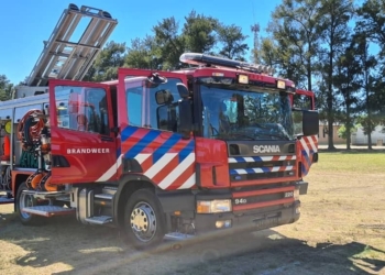 Llegó la nueva autobomba al cuartel de Bomberos de Salto Grande