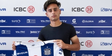 Gastón Torres firmó su primer contrato profesional con Talleres de Córdoba