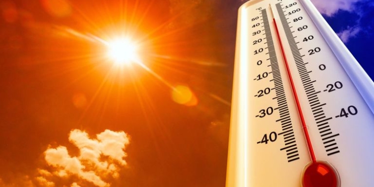 Advierten por una ola de calor con sensación térmica de 45º
