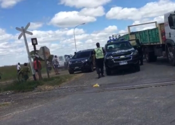 Gresca y tensión en Maciel: una camioneta quiso evitar el piquete y fue atacada