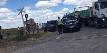 Gresca y tensión en Maciel: una camioneta quiso evitar el piquete y fue atacada