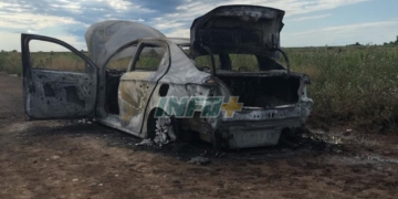 Una mujer está grave tras incendiarse su auto entre Maciel y Clarke