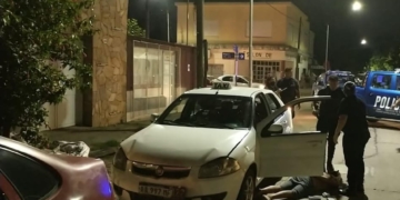 Una taxista se arrojó del auto en movimiento al ser víctima de un robo