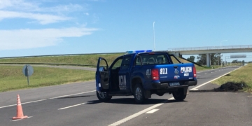 Le dispararon en la autopista para robarle la moto