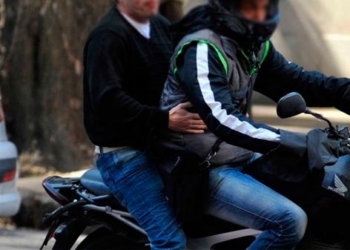 Motochorros en Timbúes asaltaron a dos jóvenes y robaron un celular