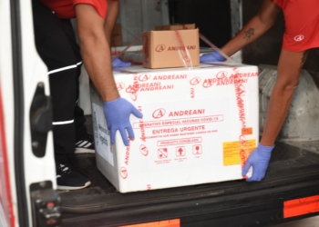 Oliveros recibió las vacunas y el lunes comenzará la campaña