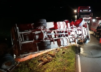 Impactante vuelco de un camión en ruta 65: el chofer fue rescatado