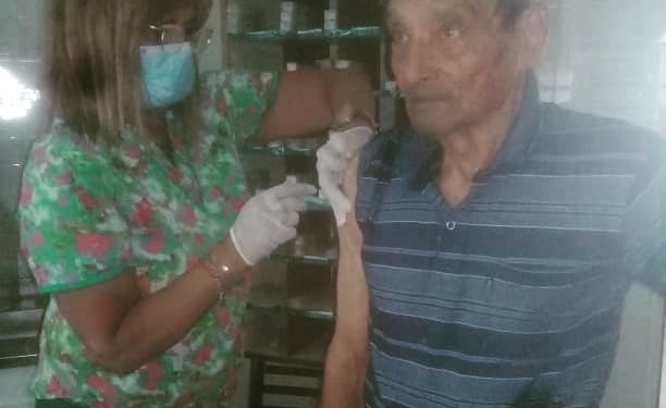 Comenzó la vacunación de adultos mayores en Totoras y San Genaro