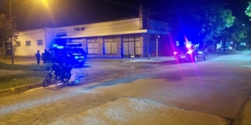Un auto y una moto chocaron en San Genaro: un joven herido