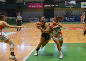 Agustina Bazán se volvió a lucir en la Liga Nacional aunque su equipo no logró ganar