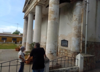 Un arquitecto recorrió la parroquia de Gaboto y trabajarán en mejorar el edificio