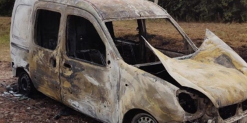 Ardió una camioneta en Timbúes: pérdidas totales