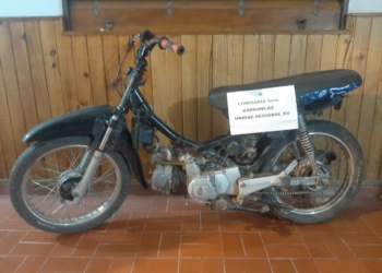 Detuvieron a tres menores en Barrancas y recuperaron una moto y dinero robado