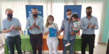 Gessler: entregaron 2 viviendas en lote propio y 4 escrituras