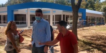 Marcos Tomas y el diputado Estévez visitaron la nueva pileta climatizada de UFC