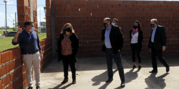 Cantero visitó la futura escuela de Oliveros: hace 2 años que la obra no avanza