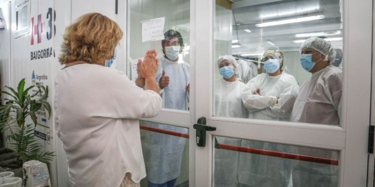 Ya no hay camas Covid en hospitales de la región y se esperan restricciones