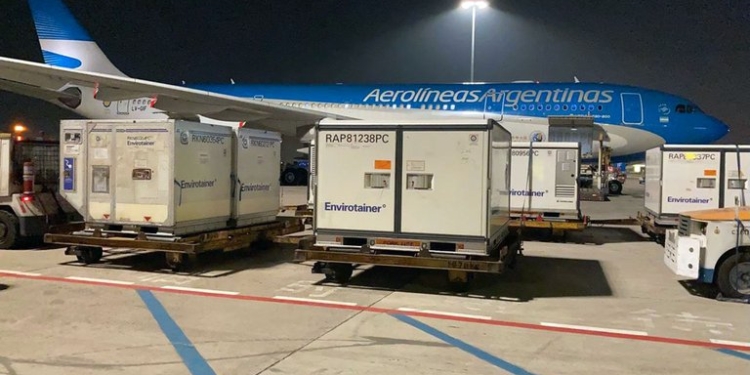 Covid: arribarán al país un millón de vacunas desde China