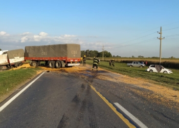 Tres camiones y un auto colisionaron en ruta 34: un joven fallecido