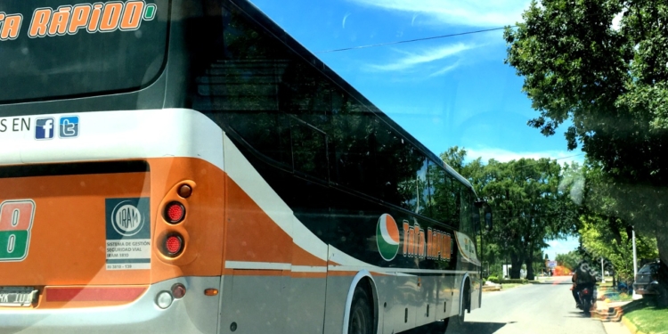 Tata Rápido no ingresa a Timbúes ante la gran afluencia de camiones