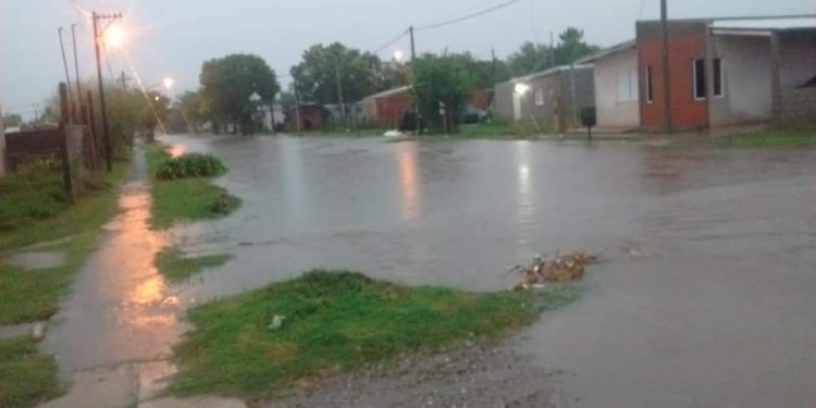 Casi 200 mm en San Genaro, familias asistidas y rutas cortadas: «Está todo colapsado»