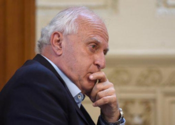 Miguel Lifschitz fue derivado a terapia intensiva por su cuadro de Covid