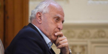 Miguel Lifschitz fue derivado a terapia intensiva por su cuadro de Covid