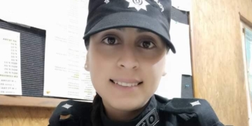 Una oficial le practicó RCP a un bebé de seis días y le salvó la vida