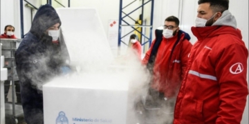 Llegarán a Santa Fe otras 62 mil vacunas de Oxford/AstraZeneca