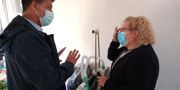 Diana entregó un nuevo respirador al Samco de Gálvez