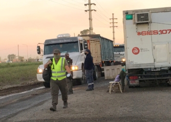 Timbúes: un camionero hirió al portero de una empresa y le rompió el celular