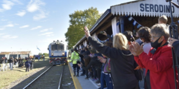 Después de 33 años Serodino cumplió el sueño de la vuelta del tren