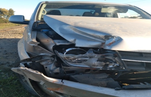 Un conductor no advirtió la presencia del tren y fue impactado