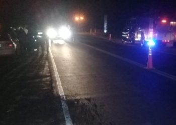 Cayó de su moto en autopista y sufrió fractura en una pierna