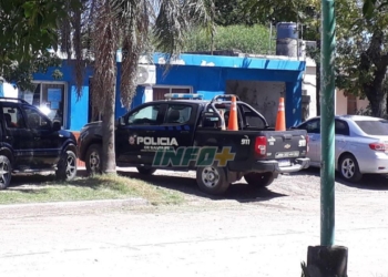Oliveros: delincuentes robaron en un comercio y uno fue atrapado en el patio de una casa