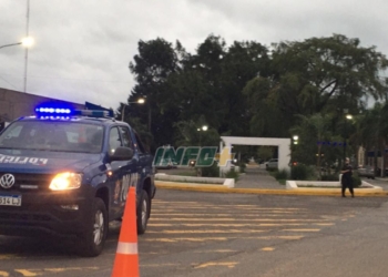 Fiesta clandestina en Maciel: la policía dispersó y un joven atropelló a un efectivo