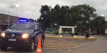 Fiesta clandestina en Maciel: la policía dispersó y un joven atropelló a un efectivo
