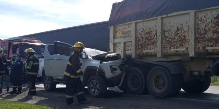 Fuerte choque en Ruta 34: impactó contra un camión y sólo sufrió heridas leves