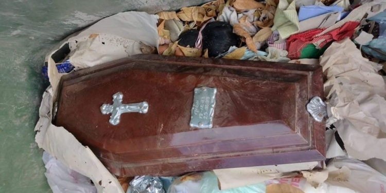 La insólita historia de «Michi», la abuela fallecida y el ataúd en la basura