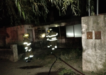 Grave incendio en una vivienda de Barrancas con pérdidas materiales