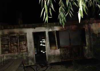 Barrancas: juntan donaciones para el hombre al que se le incendió su casa
