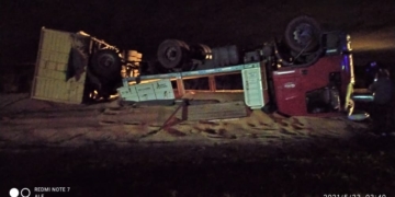 Un hombre de Oliveros volcó con su camión sobre autopista